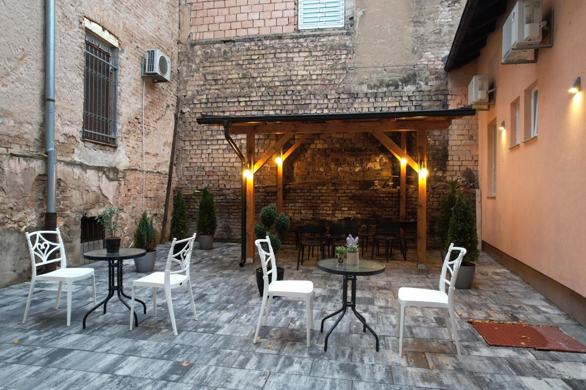 Hideaway Rooms & Apartments SJJ Esterno foto